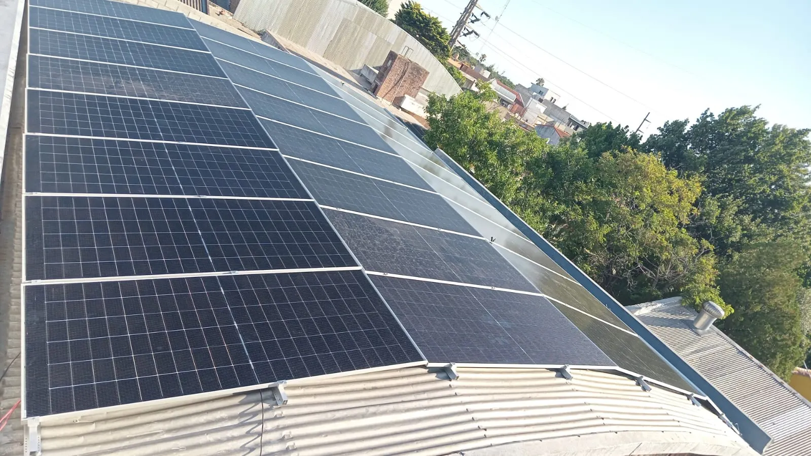 40B — Depósito Av. La Plata 1935 (Quilmes Oeste) · híbrido 10 kW